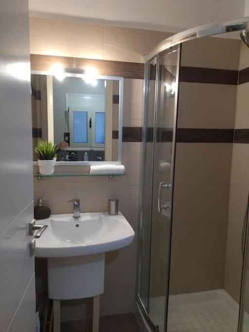 Kalamata Beach Maizonette Ground Floor And Semi-Basement With Yard Luaran gambar